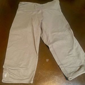 As is lululemon crops, pilling